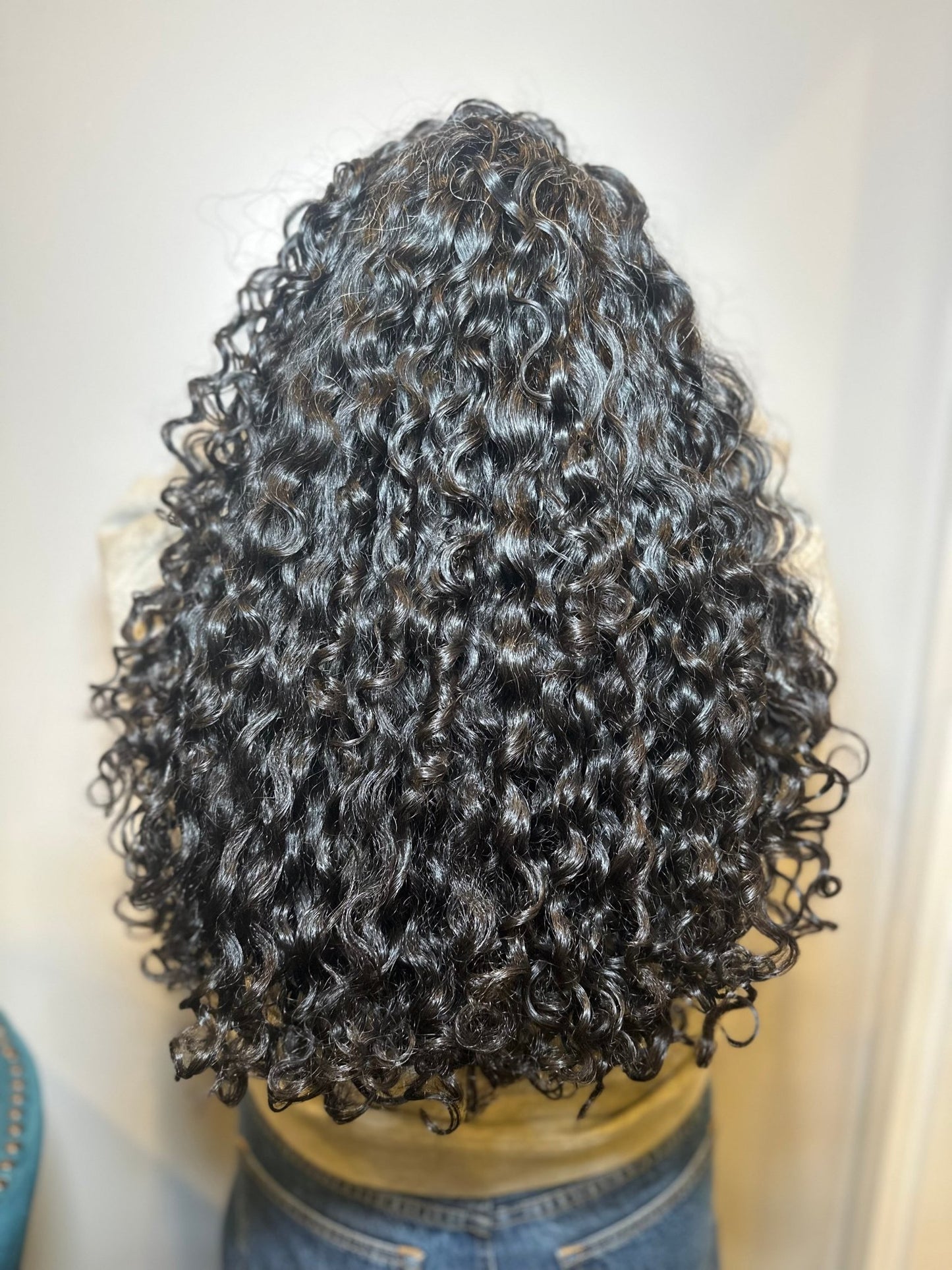 Moisturizing Luxurious Shampoo - Mia Wagner Salon