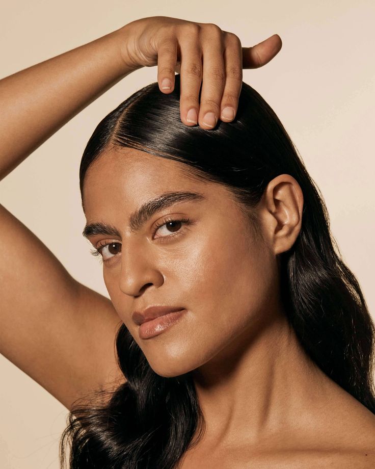 Clear Pomade with Castor Oil: Sleek & Long - Lasting Hold - Mia Wagner Salon