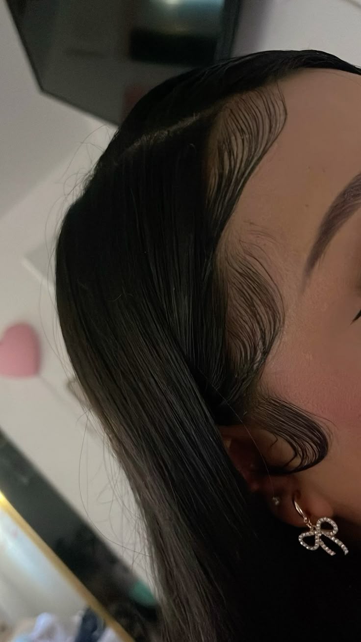Clear Pomade with Castor Oil: Sleek & Long - Lasting Hold - Mia Wagner Salon