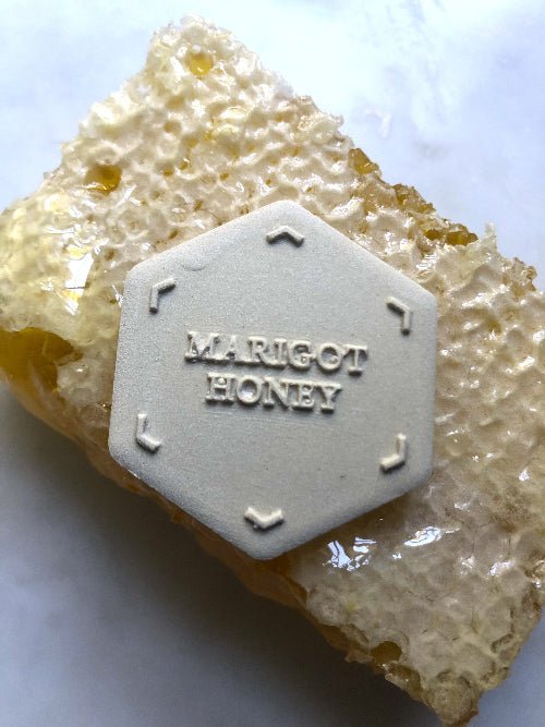 Marigot Honey Scent Coin by Isle de Nature - Mia Wagner Salon